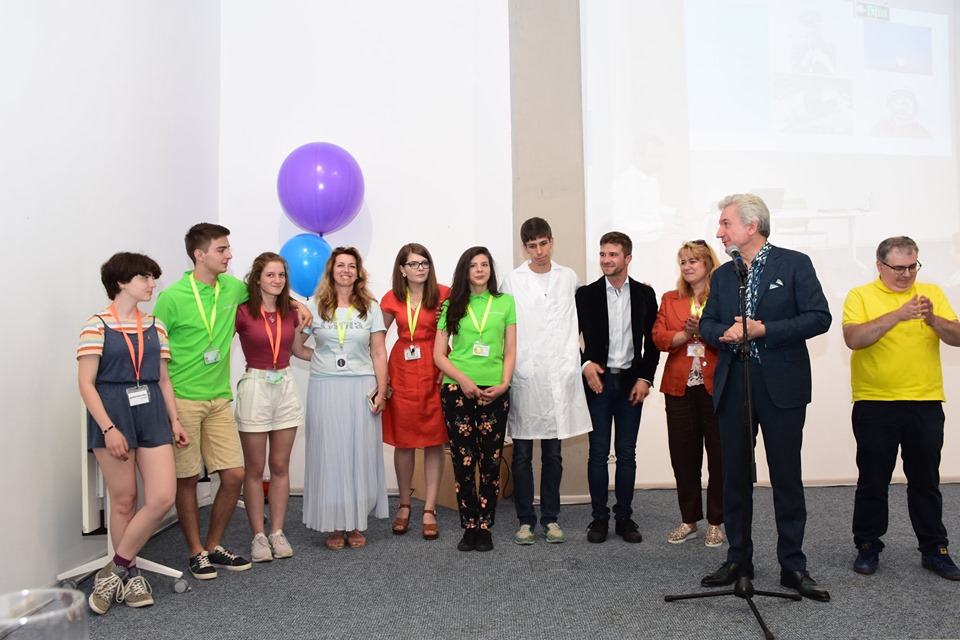 66450353_883540375353659_2715461822713954304_n