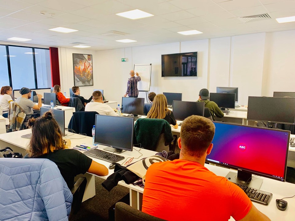 72912641_406096786952079_5663371437310738432_n