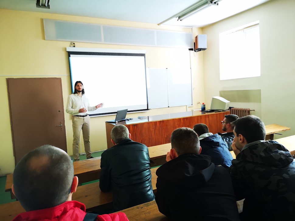 th-12836384636-970x728-1