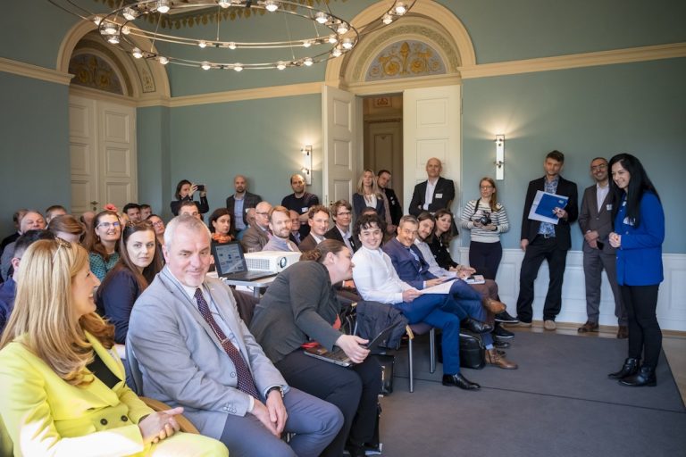 th-12924118951-1092x728-1